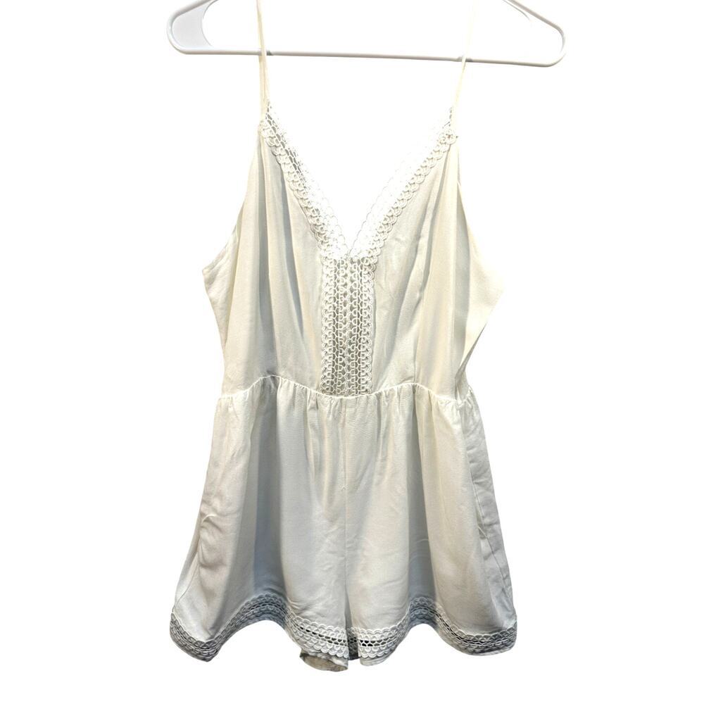 Everly‎ Woman L Babydoll Romper Cut Out Lace White Coquette Resort Beach Cruise